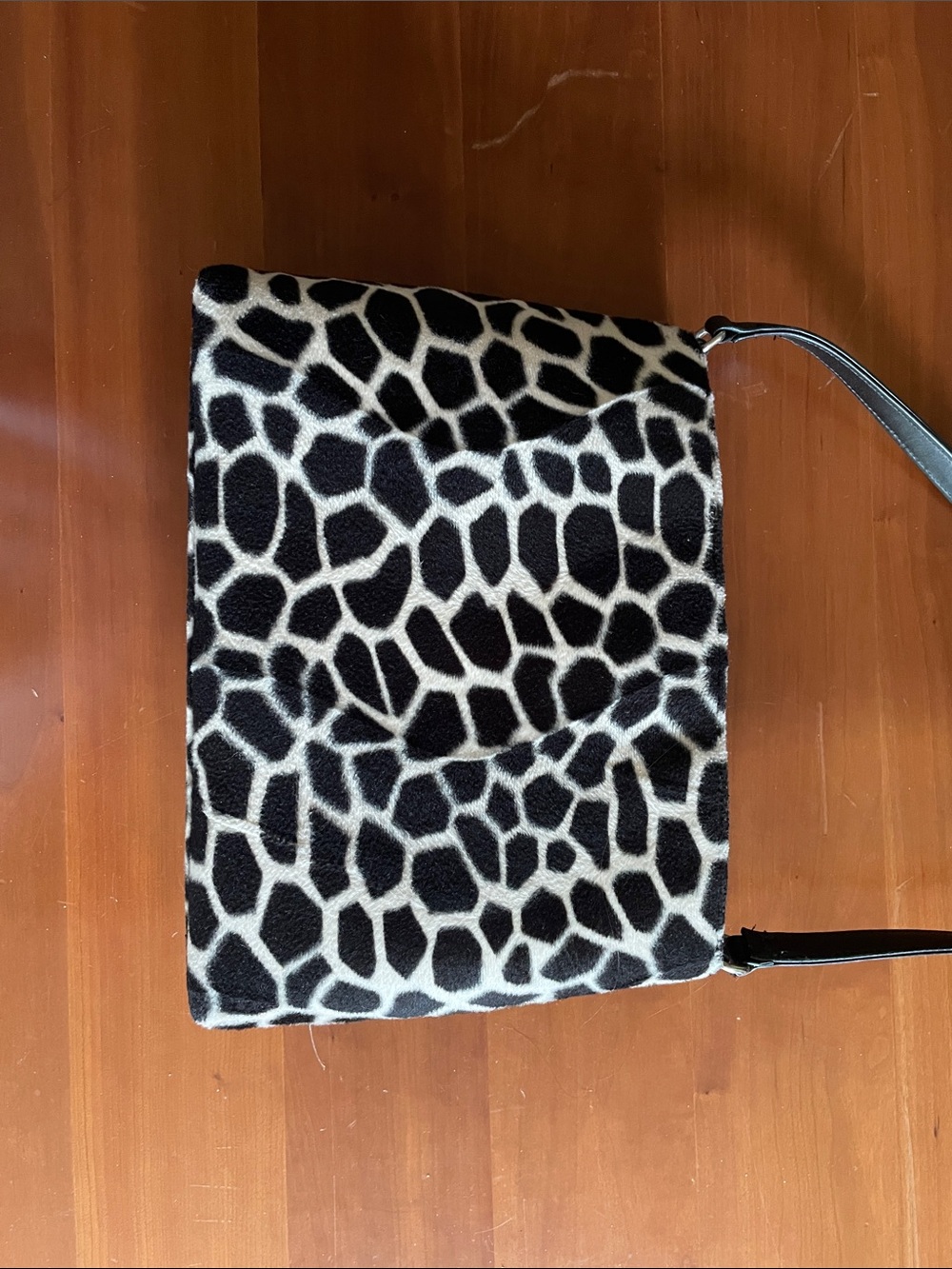 kate spade Black and Cream Giraffe-Print Shoulder Bag - Picture 5 of 11